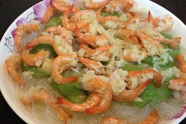 家常丝瓜粉丝蒜茸蒸鲜虾