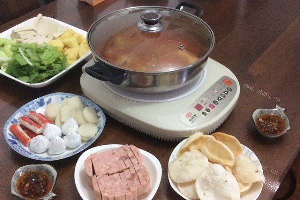 香草酸汤火锅