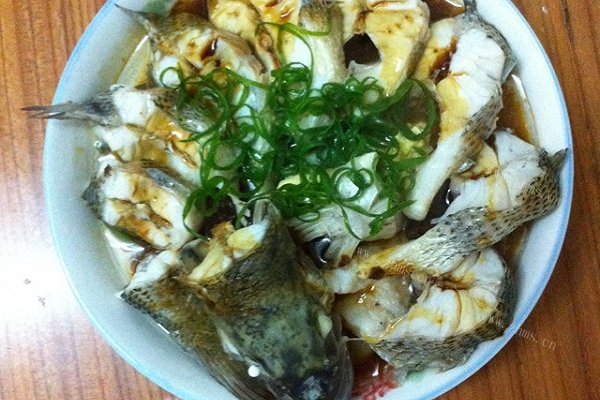 自制酸梅蒸鲈鱼