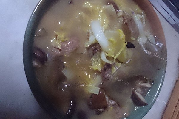 家常猪肉粉条炖白菜