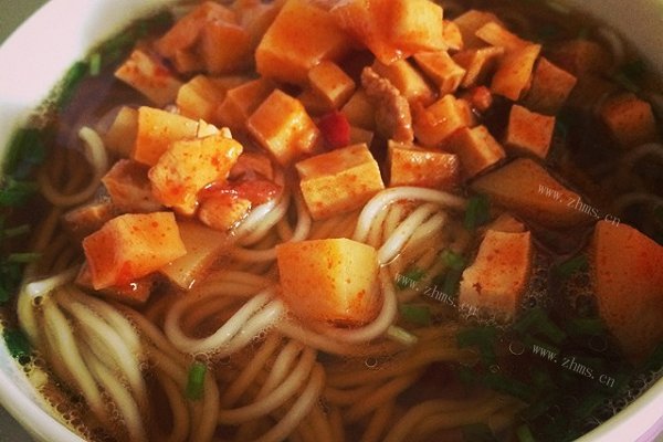 家常版辣肉辣酱面