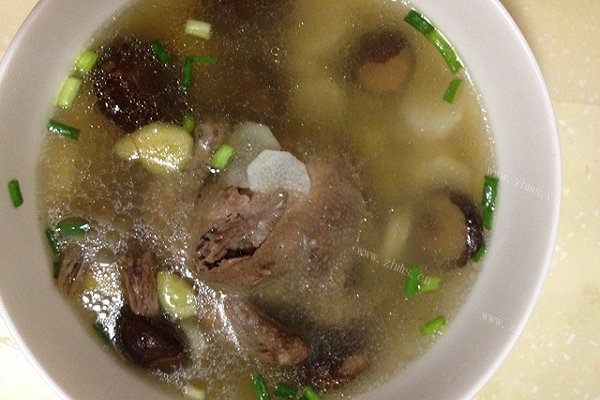 家常淮山香菇炖鸽子