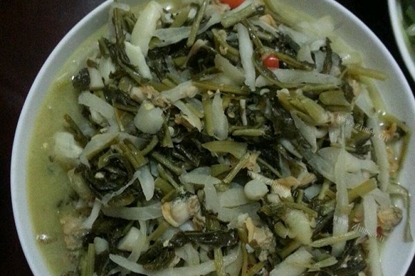 萝卜头炒海螺肉（家乡菜）
