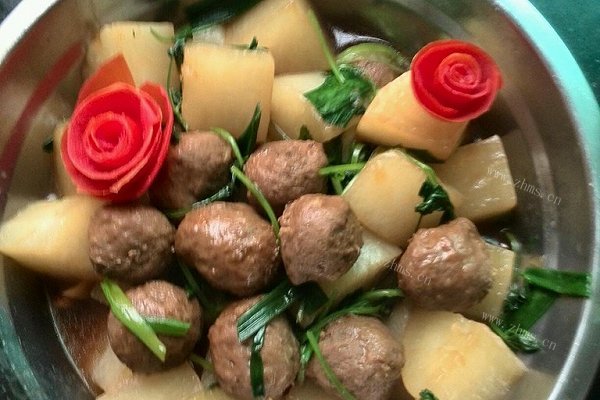 家常萝卜焖牛肉丸