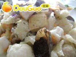 海鲜鱼丸烩鱼肚