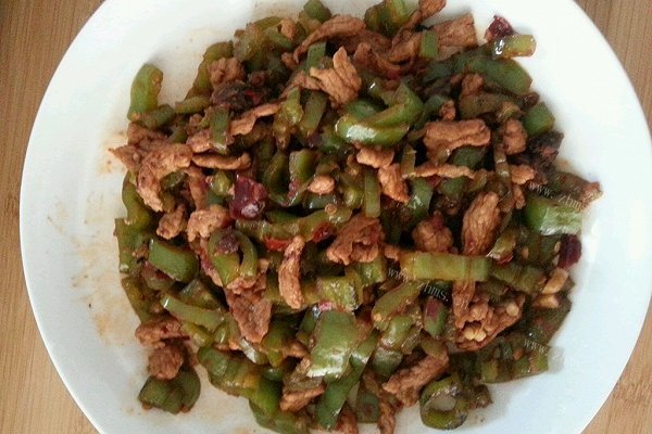 青椒红油小炒肉
