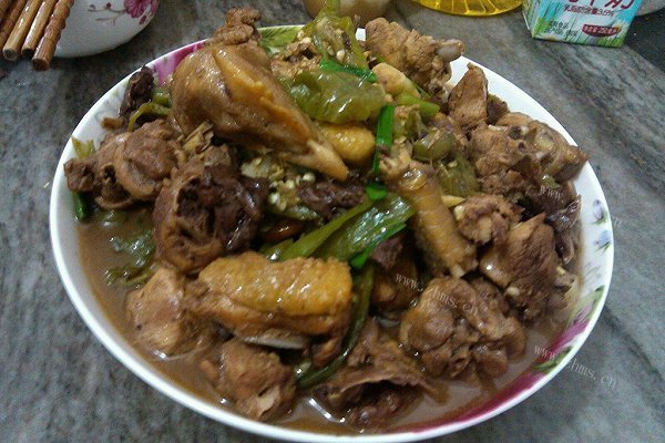 家常黄闷鸡