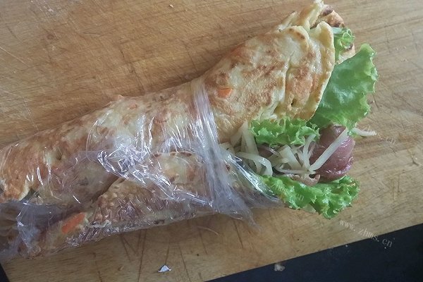 能量早餐:蔬菜培根被蛋卷