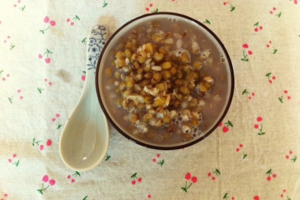 滋阴润肺-燕麦绿豆汤