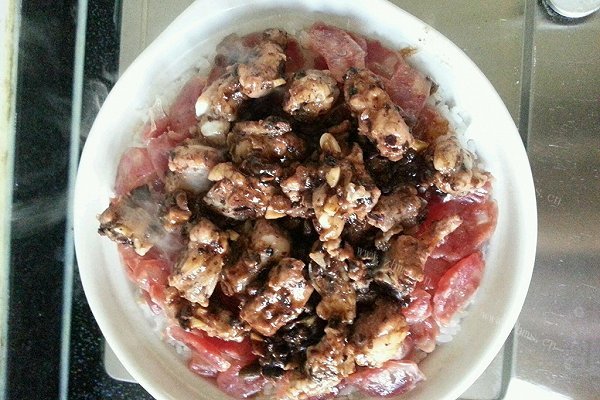 广式排骨腊肠煲仔饭
