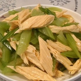 芹菜拌腐竹