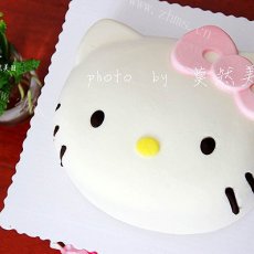 萌一夏-kitty酸奶慕斯蛋糕