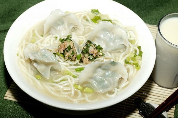 家常猪肉韭菜饺子