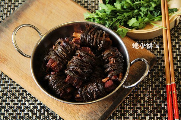 农家豇豆干香扎肉