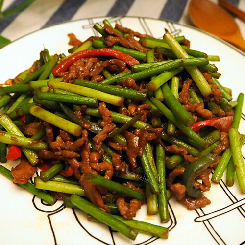清淡的蒜薹炒肉 