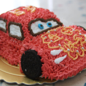 可爱的小汽车生日蛋糕儿