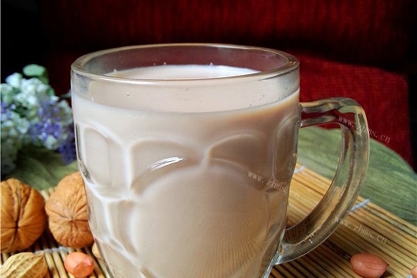 黄豆花生核桃豆浆