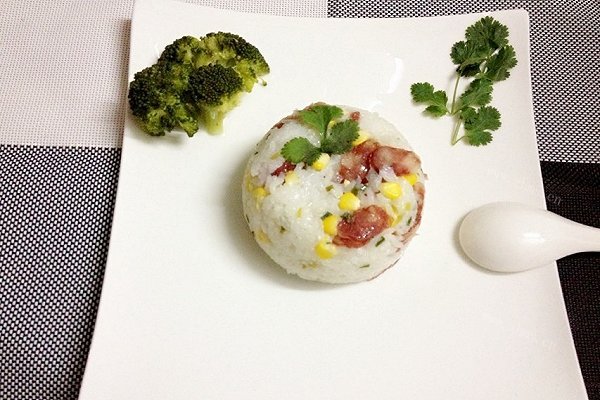 超级简单的电饭锅腊肠饭