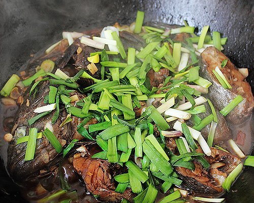 酱烧黑鮶鱼