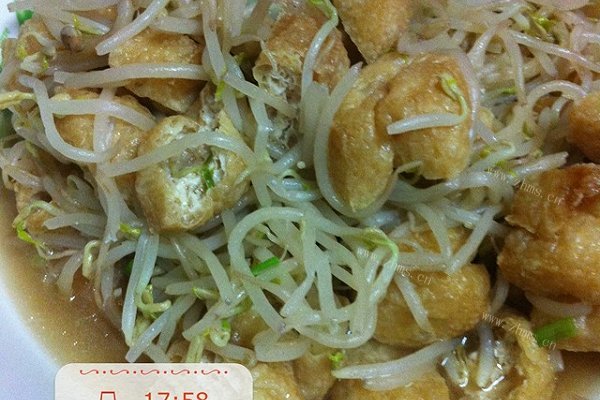 豆芽煮油豆腐