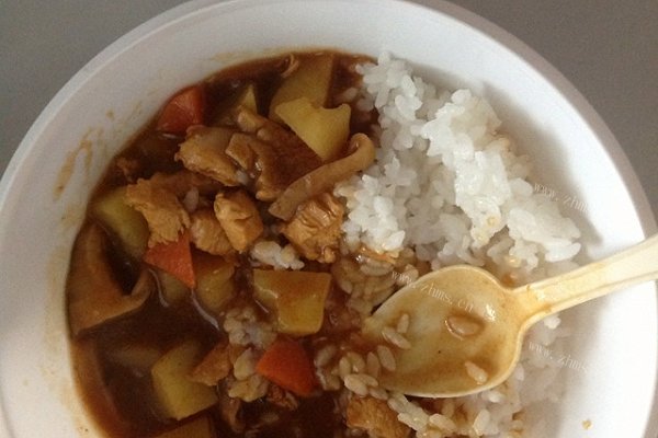 咖喱鸡肉饭电饭锅无油版