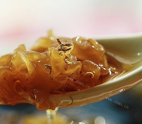 姜糖红枣银耳汤