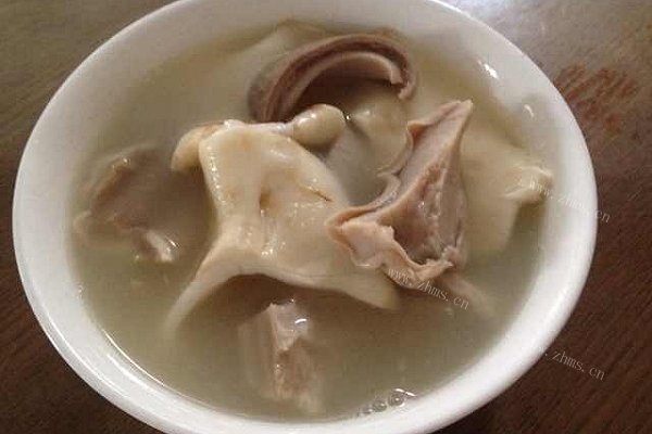花胶猪肚汤