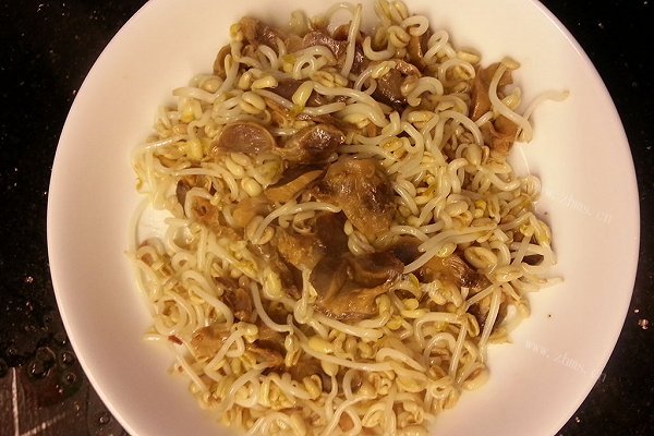 美味豆芽炒盐焗鸡肾