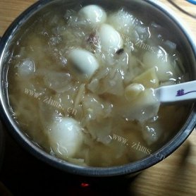 银耳红枣莲子鹌鹑蛋姜汁糖水