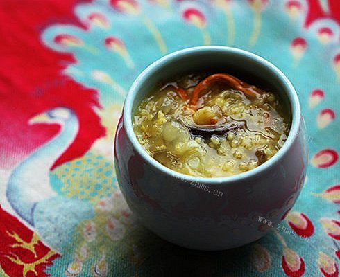家常海参雪莲子黄米粥