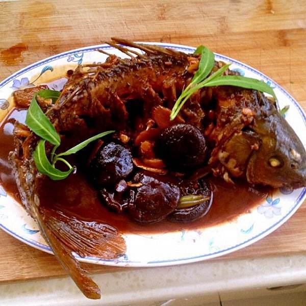 特色美食-红烧鲤鱼