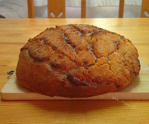 美味梨汁黑米面包