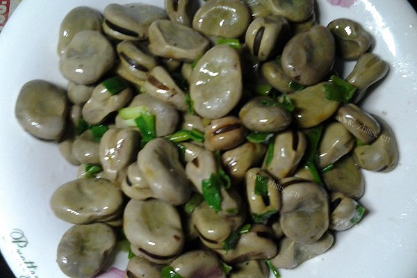 家常油焖蚕豆