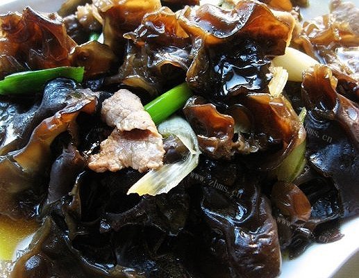 葱烧木耳炒肉