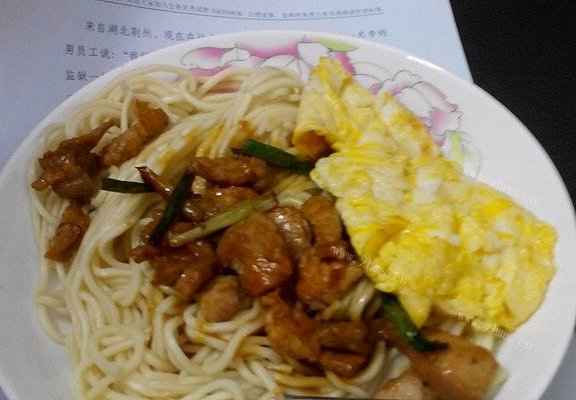 家常肉丝拌面