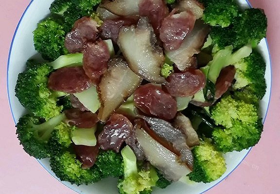 腊味炒西兰花