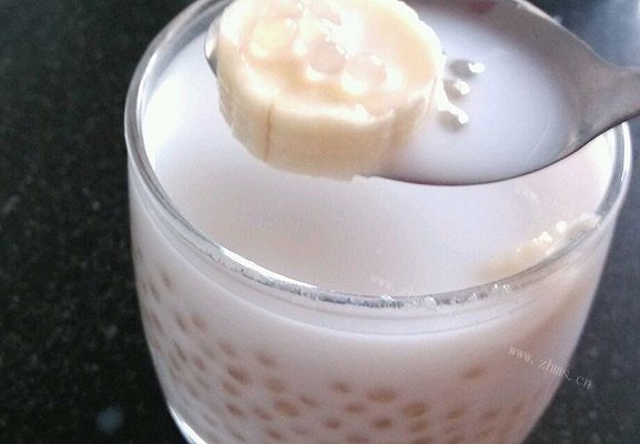 椰汁香蕉西米露