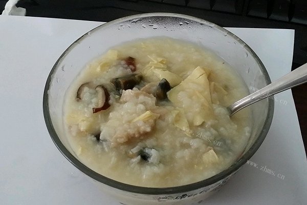皮蛋腐竹瘦肉粥