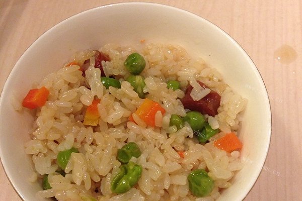 豌豆香肠焖饭
