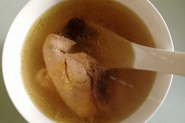 家常原盅炖鸡汤