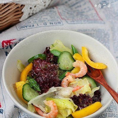 自制油醋汁蔬菜沙拉
