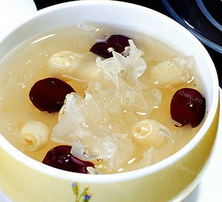 「食全食美」桂圆红枣银耳汤