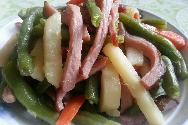 乐乐自家菜-腊肉炒豆角