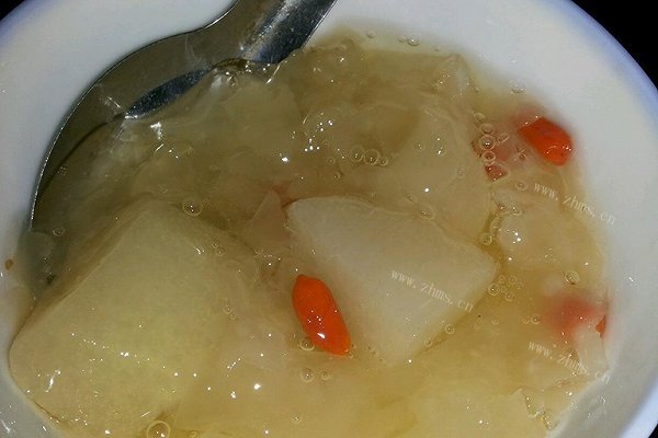 冰糖银耳雪梨羹