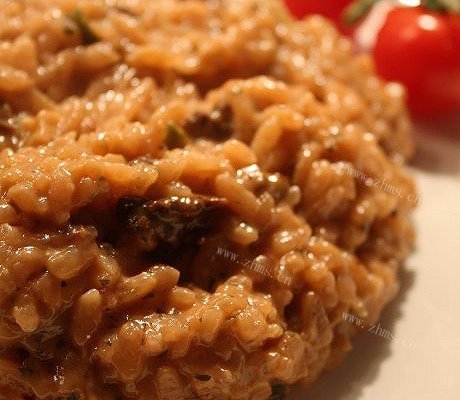 藏红花牛肝菌菇意大利烩饭