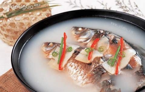 家常豆腐鲫鱼