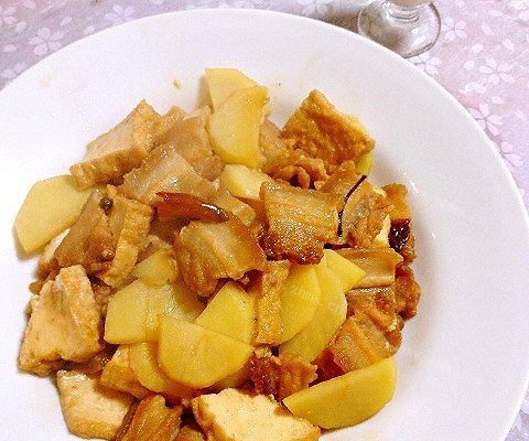 自制炸豆腐土豆煨肉片