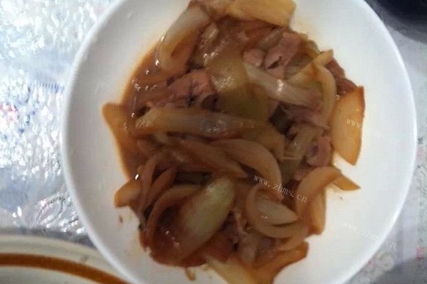 非常好吃的圆葱炒猪肉