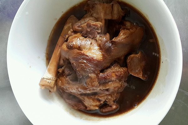 酱肘子