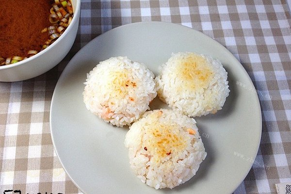 香煎梅子饭团